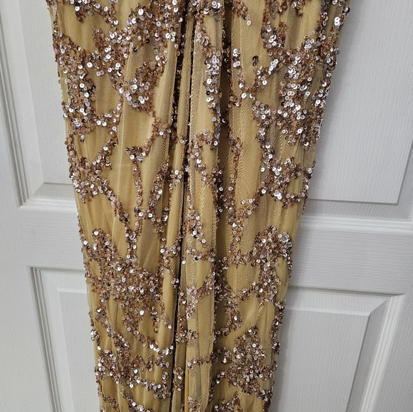 MAC DUGGAL SLEEVELESS V-NECK BEADED COLUMN NUDE GOWN SZ 6 NWT - Picture 10 of 14